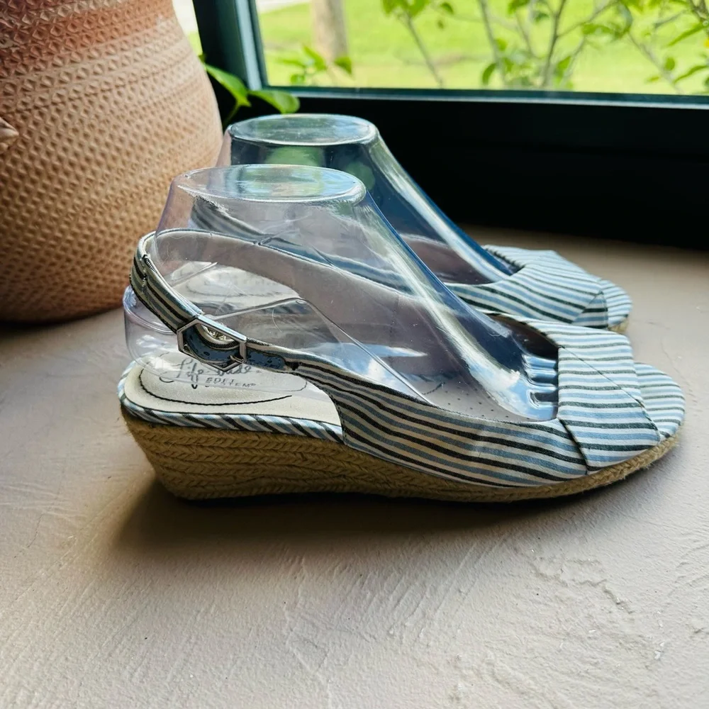 LifeStride Women's Socialite Espadrille Striped Wedge Summer Sandals Size 8
